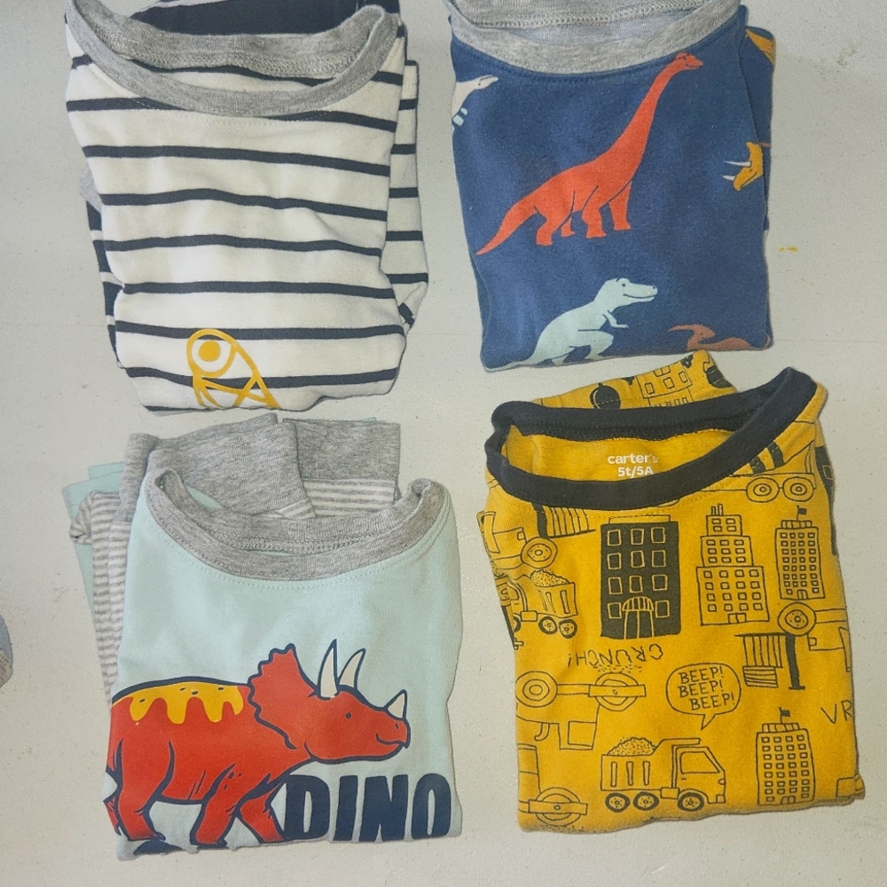 Set of 4 5T Carter's Pajamas
